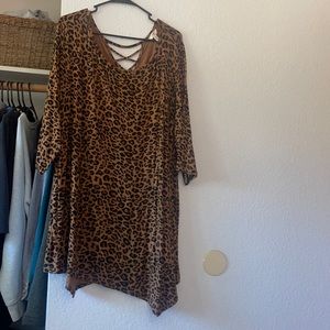 Leopard top (flowy)